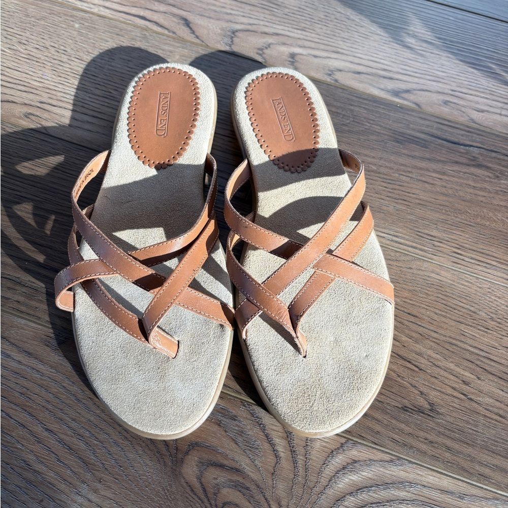 Lands’ End women’s strappy tan slip on suede flat sandals NWT size 9